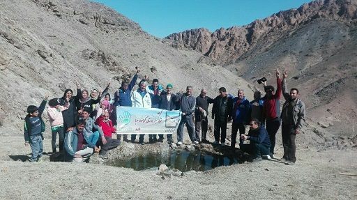10-    در بادرود استان اصفهان برنامه کوهپیمایی با پاکسازی همراه شد